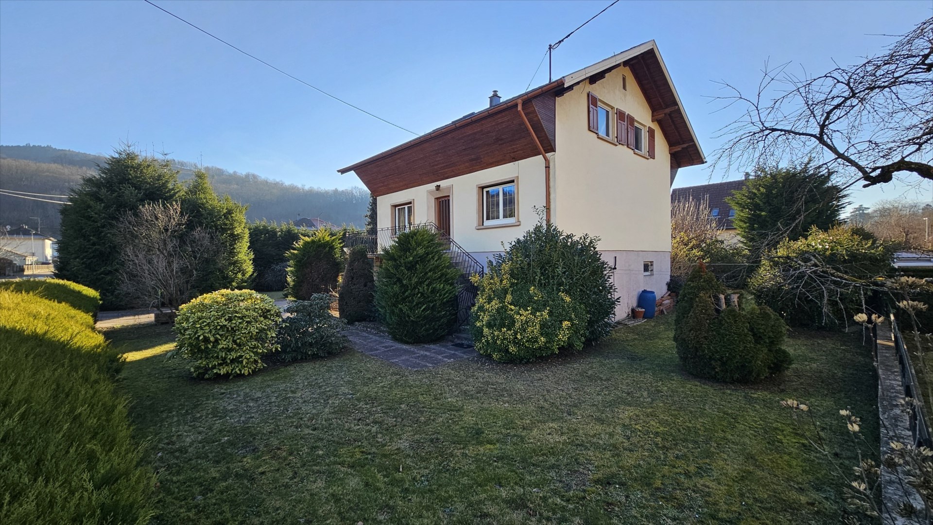 MAISON T6 135 M² SUR 15 ARES