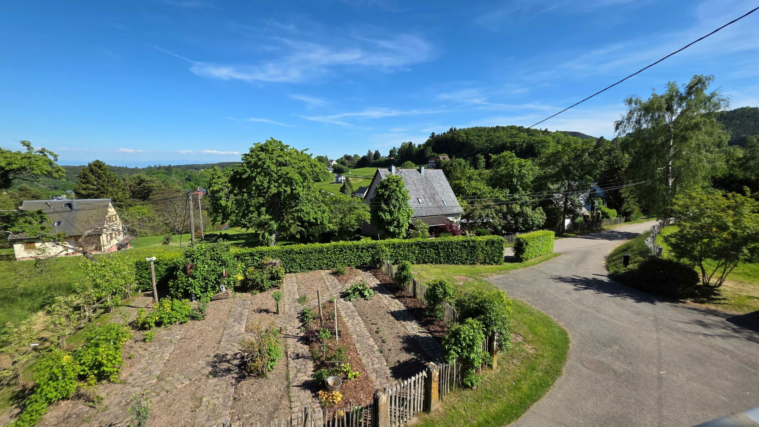 BIEN D’EXCEPTION SUR PLUS DE 14 ARES DE TERRAIN