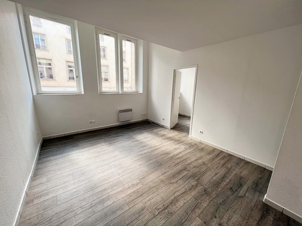NANCY Marché central – 2 pièces dans immeuble avec ascenseur