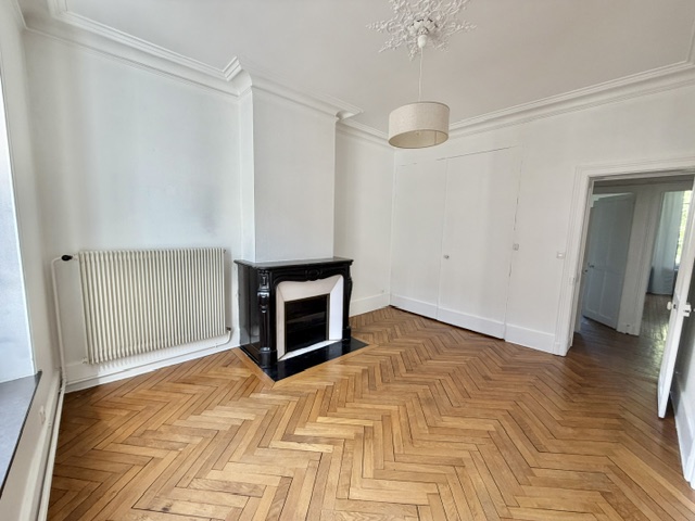 NANCY PROCHE GARE/ QUARTIER FOCH – F4 AVEC STATIONNEMENT ET JARDIN