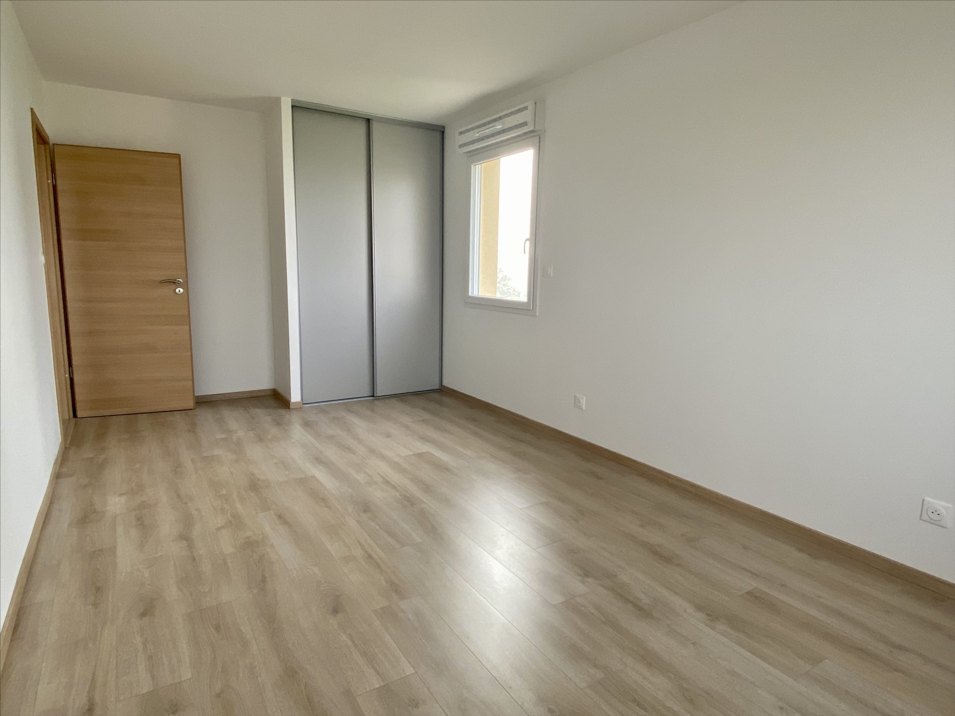 Maison neuve avec vue sur Colline de Sion, 5 pièces de 112.50m² sur un terrain de 1 000m²
