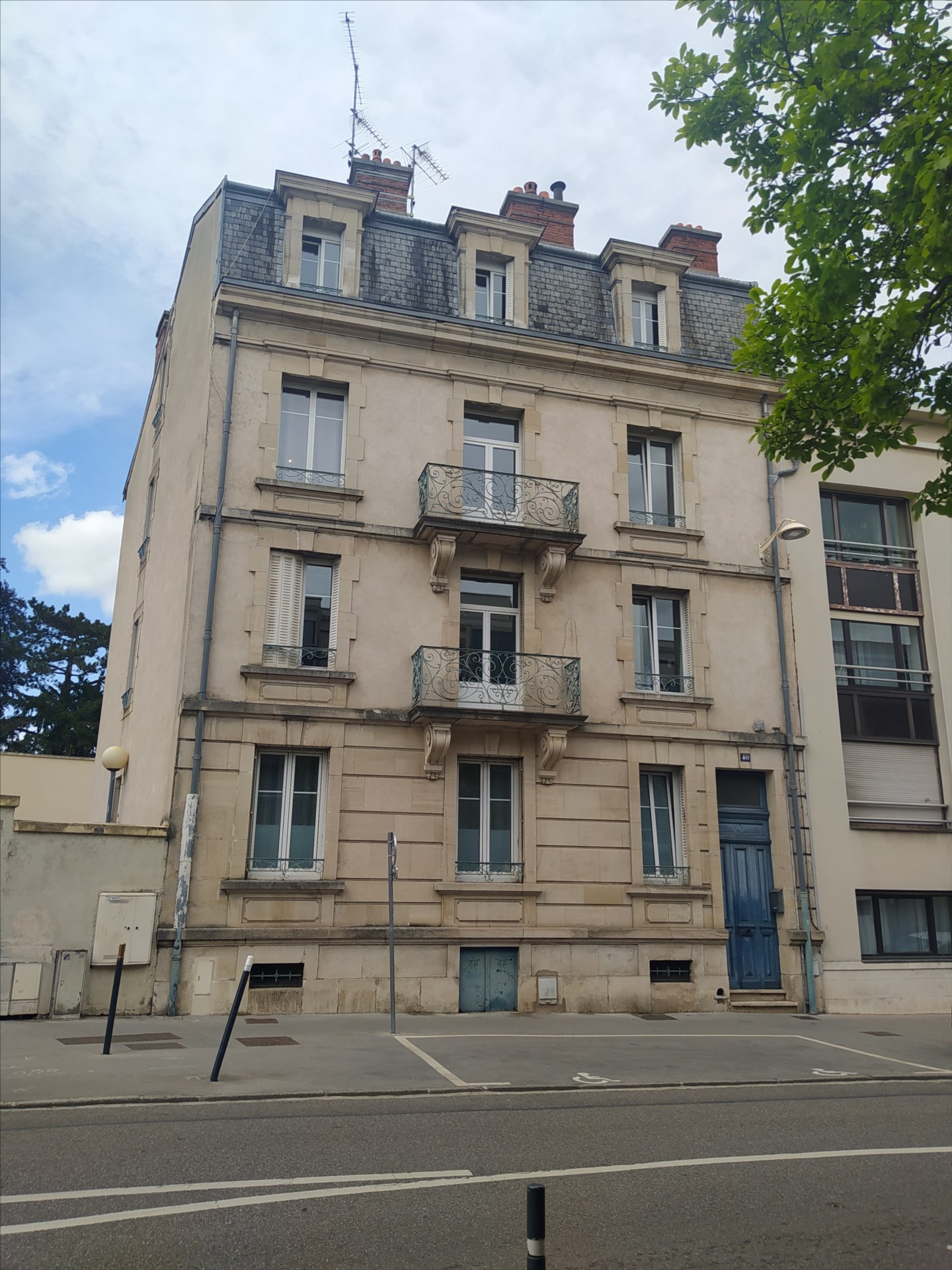 Quartier Garenne / 4 pièces de caractère rénové avec goût