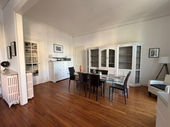 À louer – NANCY Magnifique T6 de 153 m² dans un immeuble de caractère