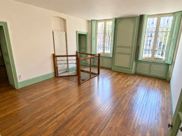 NANCY – Appartement avec terrasse, stationnement privatif et souplex – Place du Colonel-Fabien
