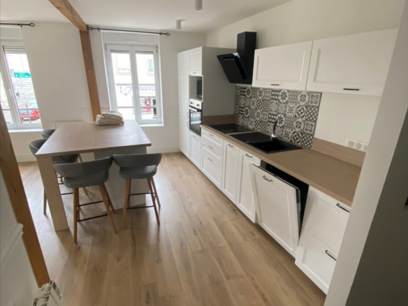 NANCY, Quartier Charles III, 3 pièces entièrement rénové avec goût + parking