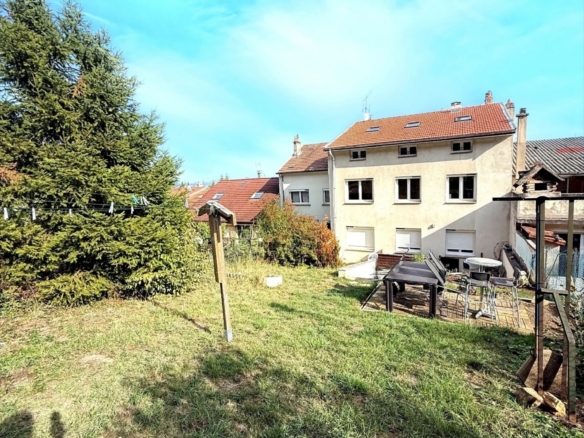Vandoeuvre Village, limitrophe Houdemont, 4 pièces avec balcon, jardin et garage