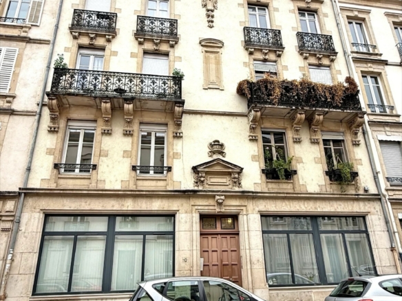 NANCY CENTRE, vieille ville, loft 2 pièces entièrement rénové