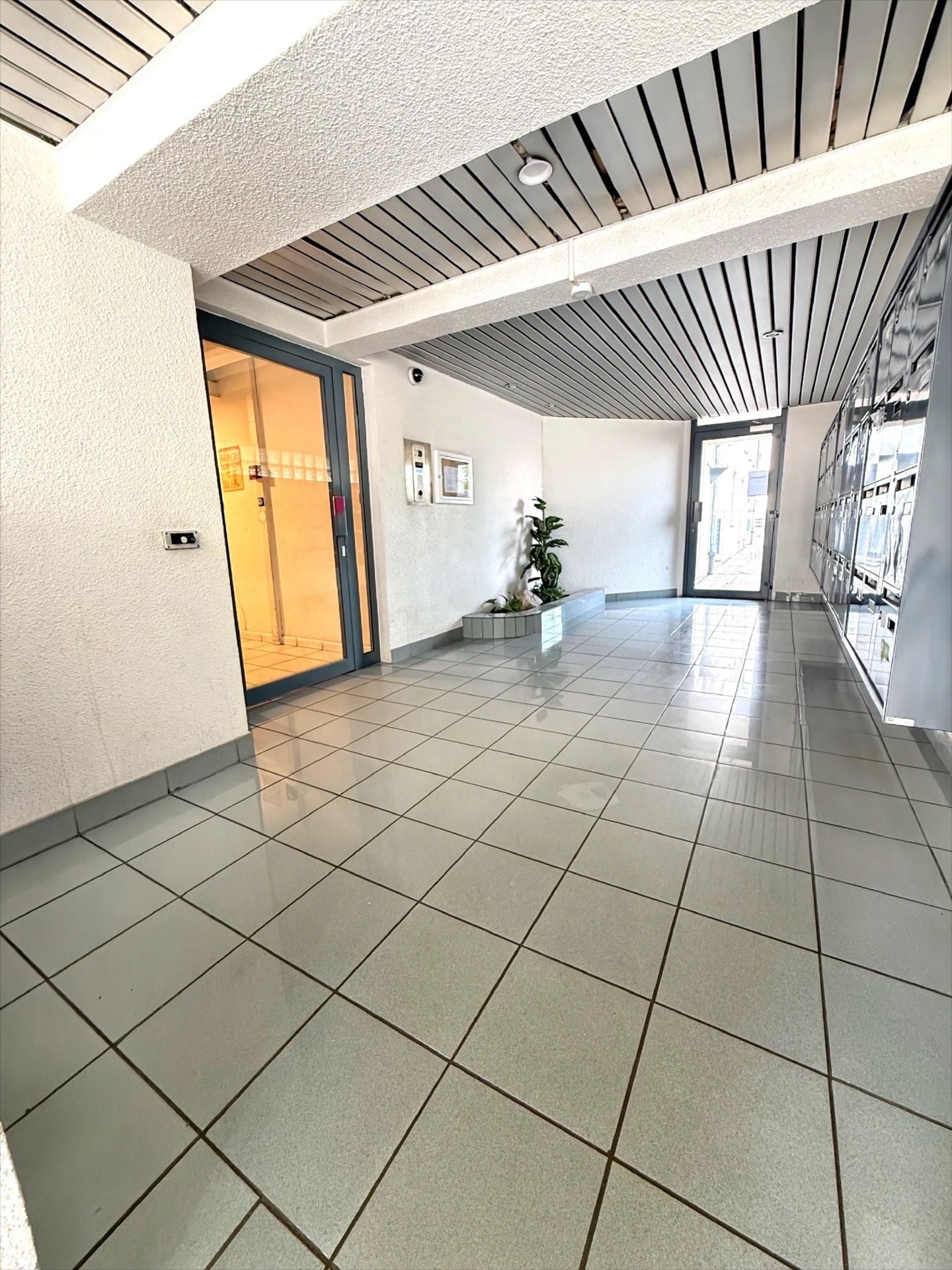 Quartier Jardinier / Parc Charles III, T4 avec balcon et parking privatif