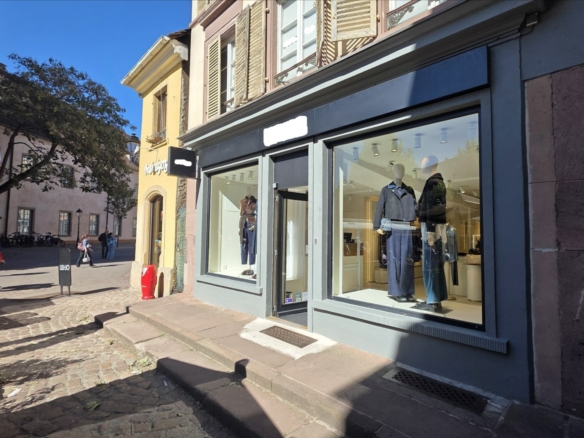 FONDS DE COMMERCE – Place des Dominicains