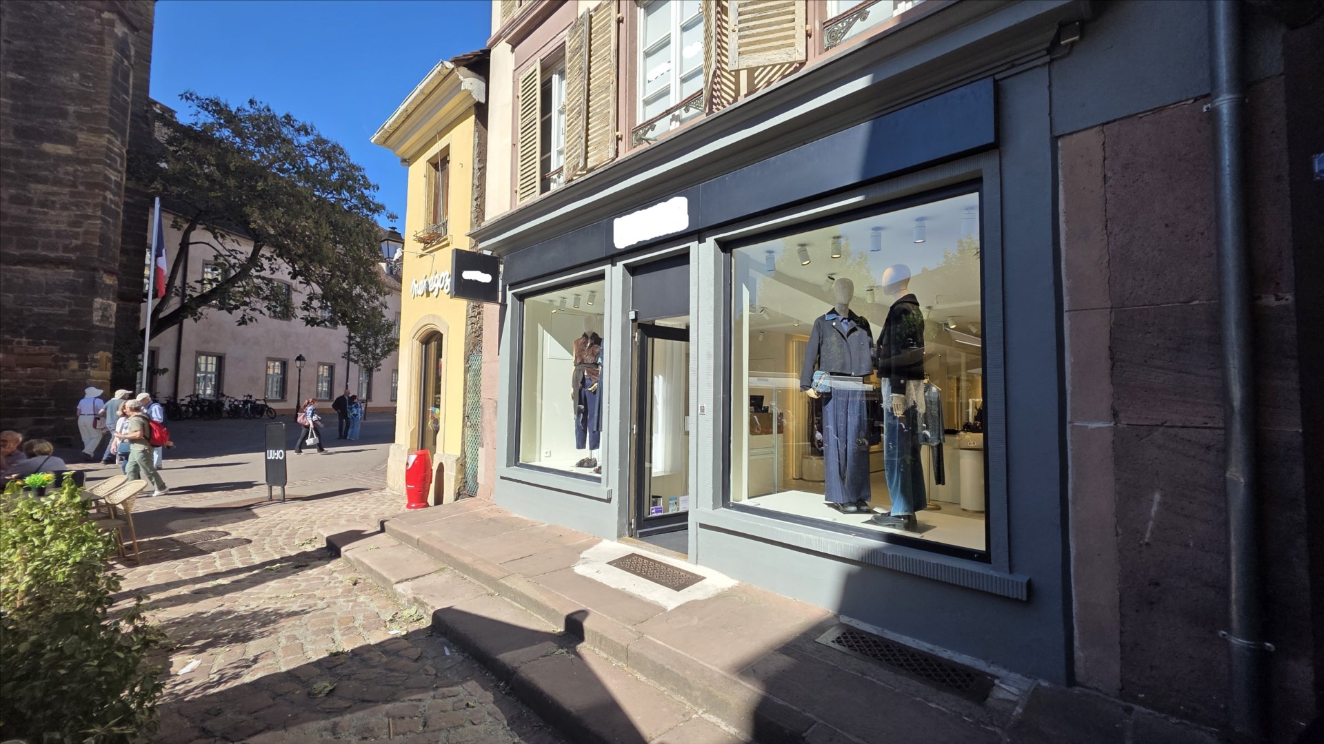 FONDS DE COMMERCE – Place des Dominicains